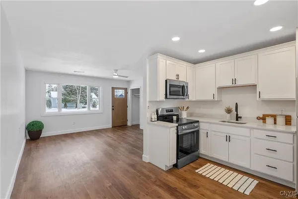 $1,800 | 7891 Areopagitica Avenue, Cicero, NY 13030