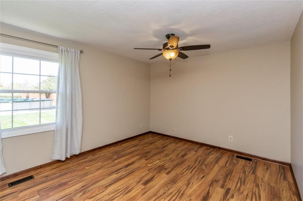 1526 North Raceway Road Indianapolis, IN 46234 - Photo 16 of 24 Gallery Image 16