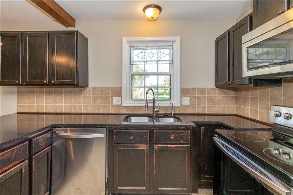 1526 North Raceway Road Indianapolis, IN 46234 - Photo 9 of 24 Gallery Image 9