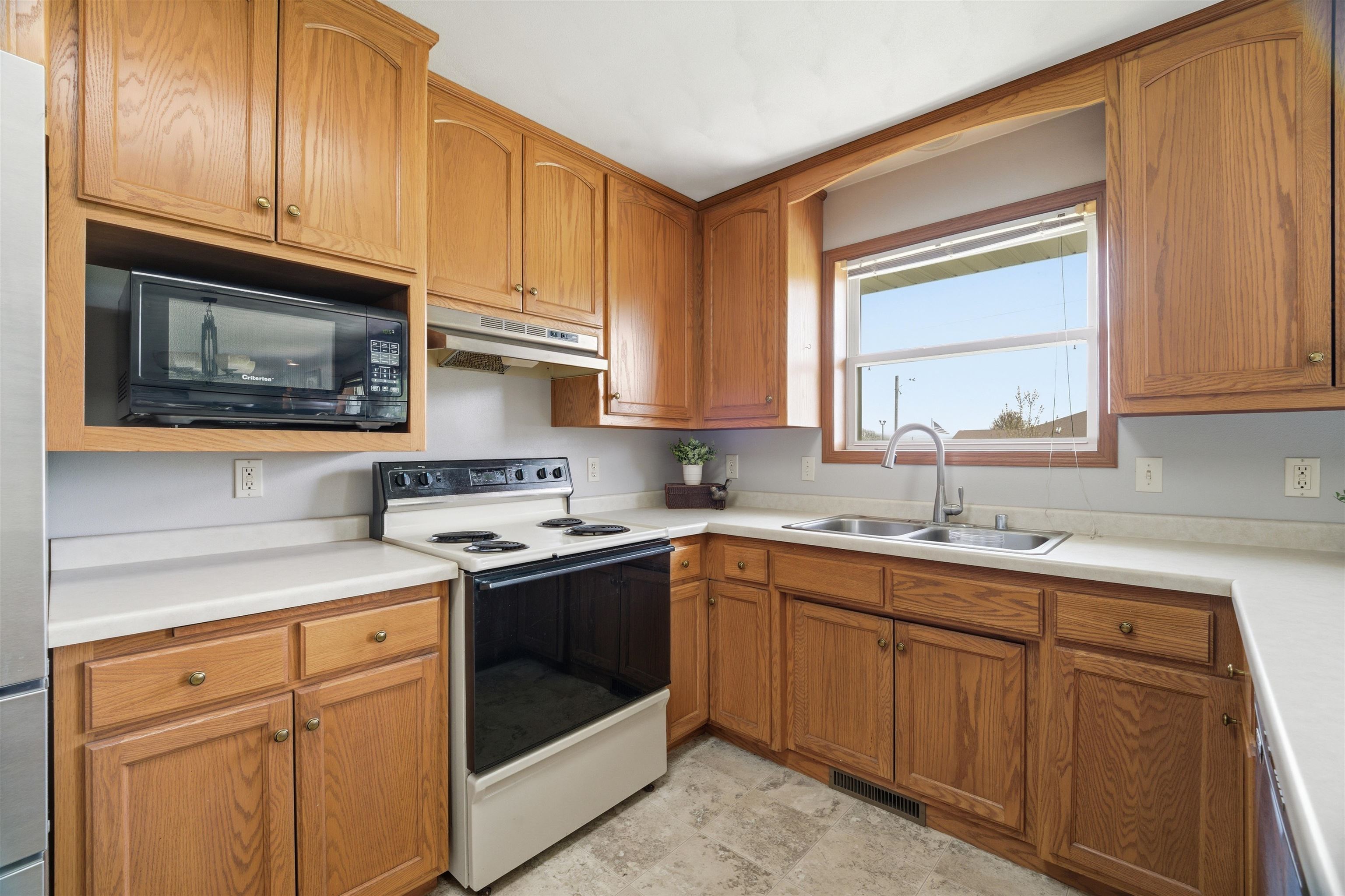 N9678 Hopfensperger Road Appleton, WI 54915 - Photo 10 of 28