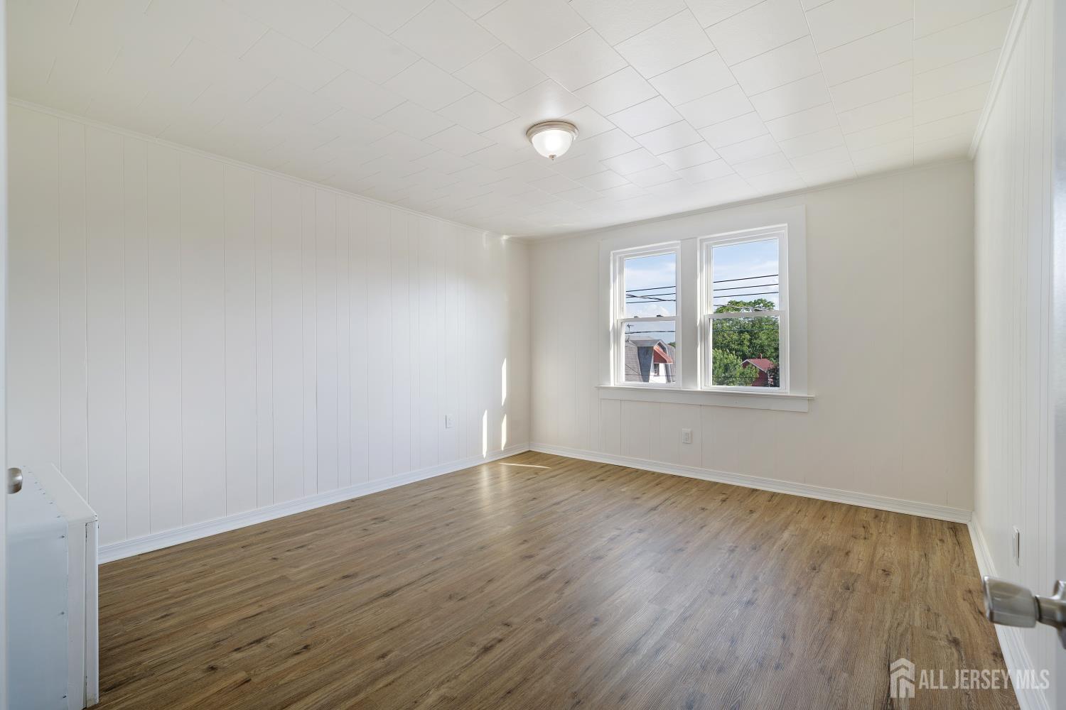 360 Alpine Street Perth Amboy, NJ 08861 - Photo 7 of 10
