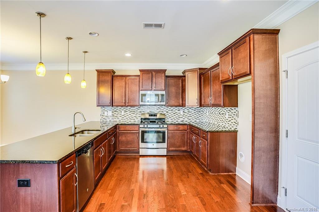 9212 Inverness Bay Road Charlotte, NC 28278 - Photo 2 of 20 Gallery Image 2