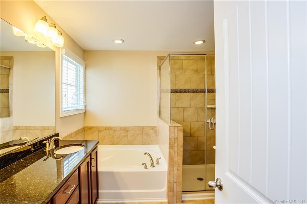 9212 Inverness Bay Road Charlotte, NC 28278 - Photo 11 of 20 Gallery Image 11