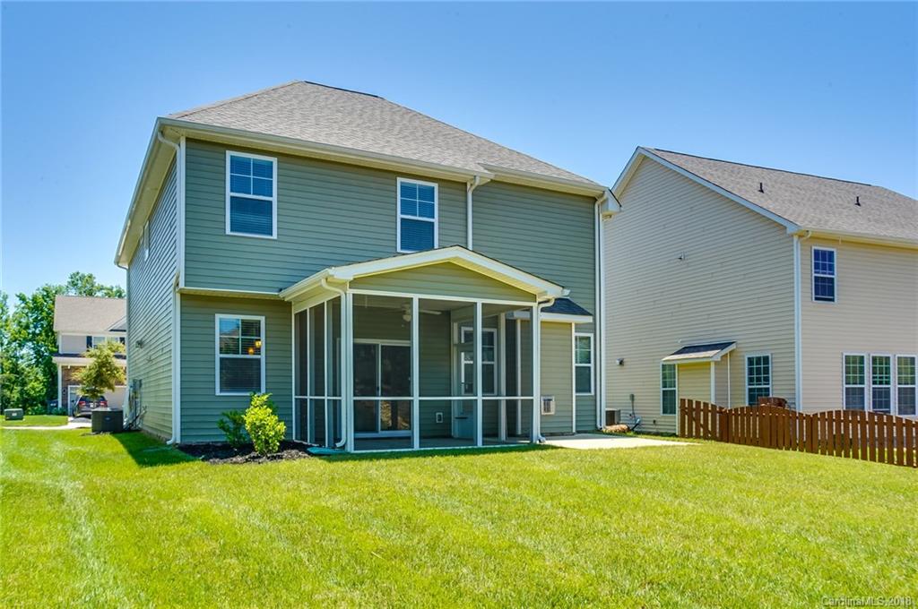 9212 Inverness Bay Road Charlotte, NC 28278 - Photo 4 of 20 Gallery Image 4
