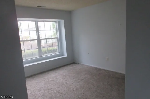 $440,000 | 1360 Oxford Street, Mahwah, NJ 07430