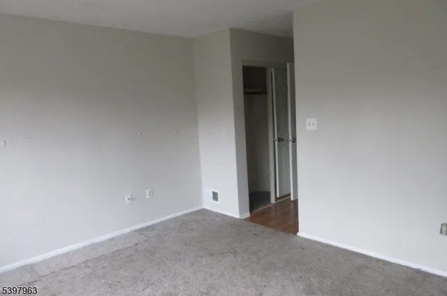 $440,000 | 1360 Oxford Street, Mahwah, NJ 07430