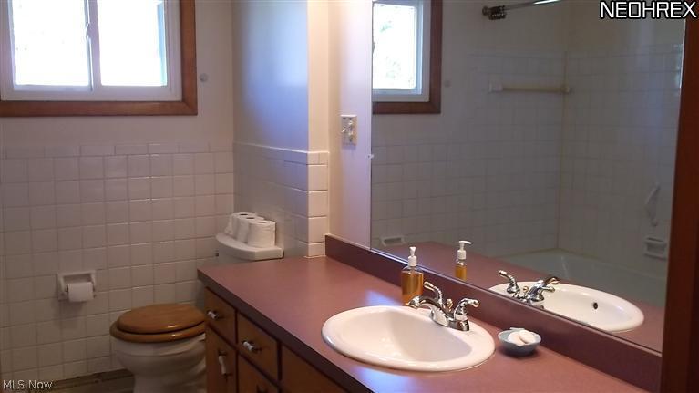 4409 8th Street Northwest Canton, OH 44708 - Photo 17 of 20 Like new condition