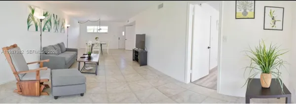 $2,200 | 8901 South Hollybrook Boulevard, Unit 206, Hollywood, FL 33025