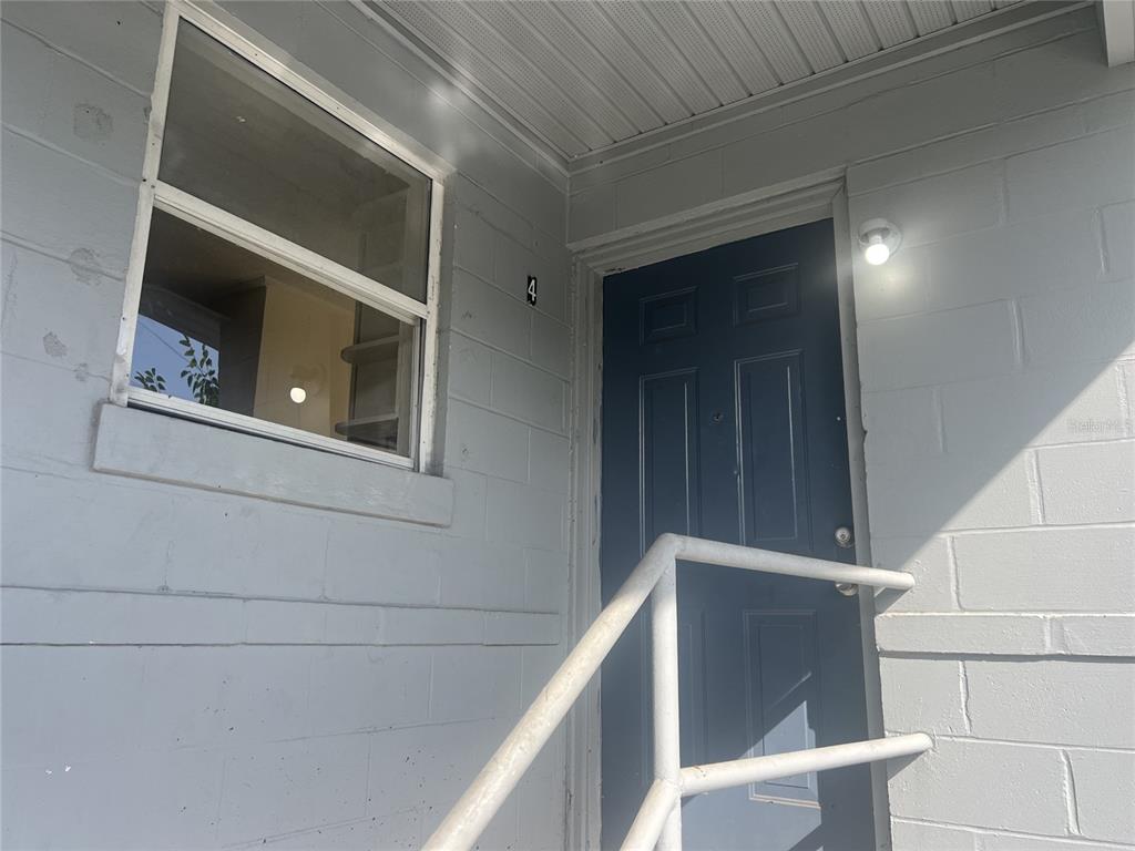 543 Division Street, Unit 3 Daytona Beach, FL 32114 - Photo 8 of 11 a view of an entryway