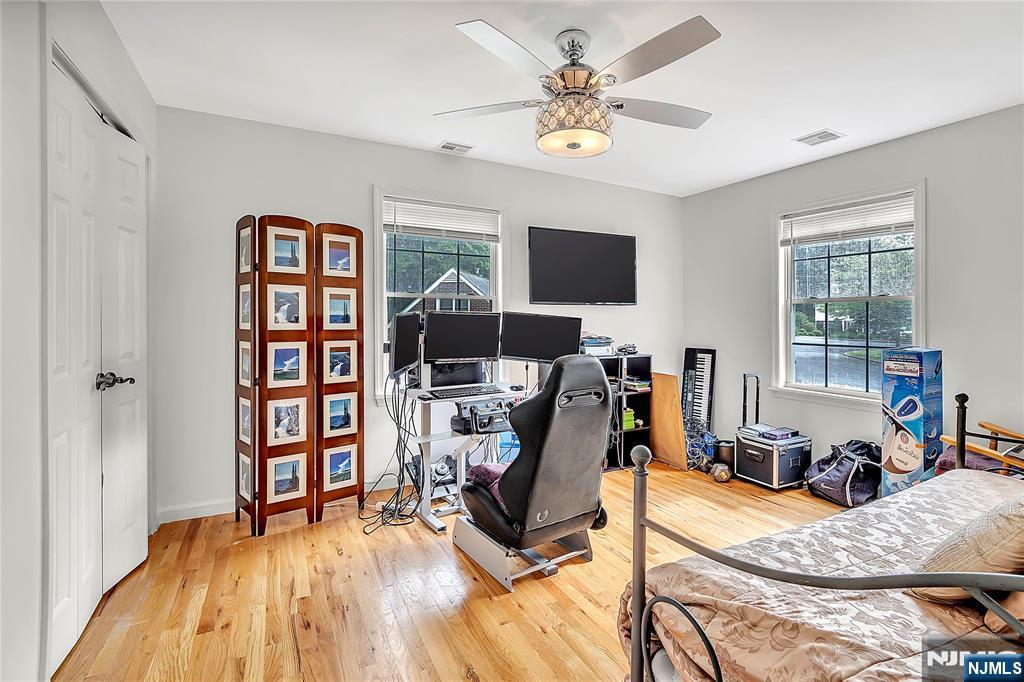 8 Mary Court Mahwah, NJ 07430 - Photo 16 of 20