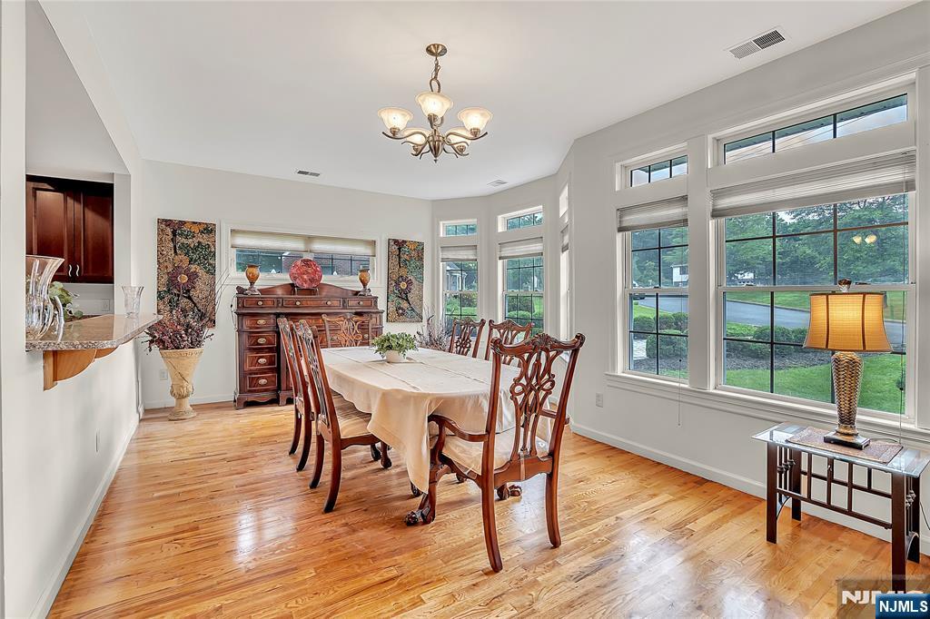 8 Mary Court Mahwah, NJ 07430 - Photo 7 of 20