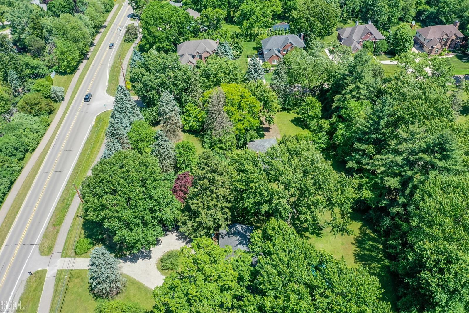 1755 West Avon Road Rochester Hills, MI 48309 - Photo 7 of 23