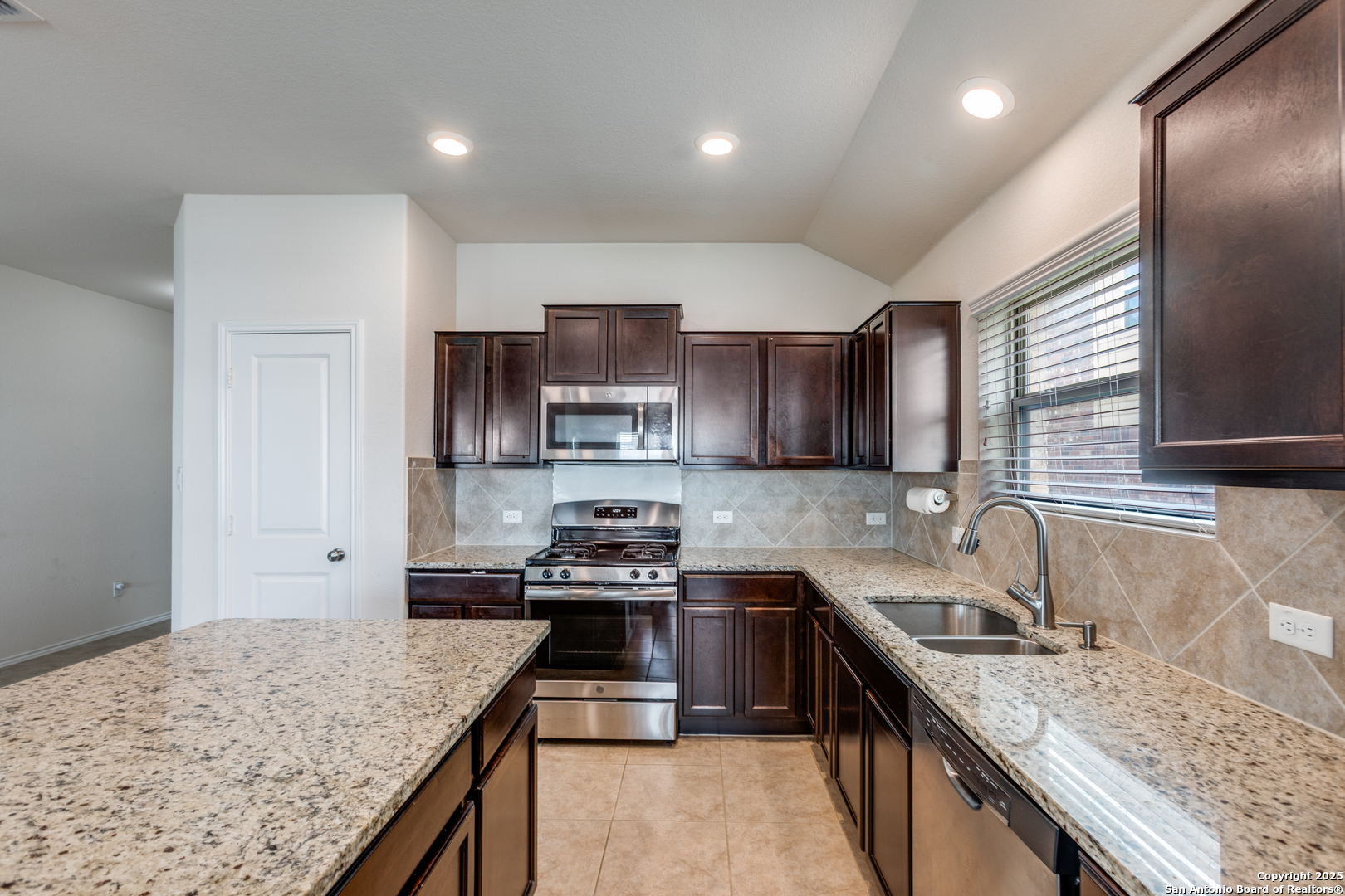 445 Red Morganite Trail Buda, TX 78610 - Photo 4 of 26