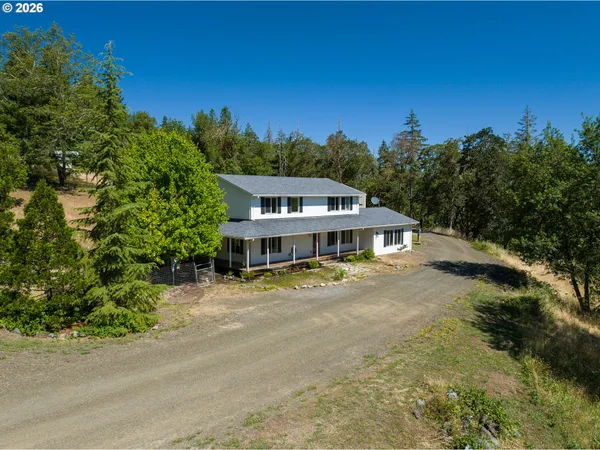 $749,900 | 325 Kellisha Lane, Roseburg, OR 97471