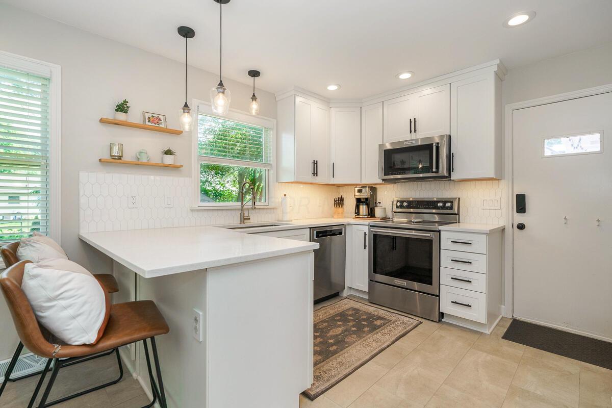 2266 Cranford Road Columbus, OH 43221 - Photo 3 of 34 2266_Cranford_Rd-23