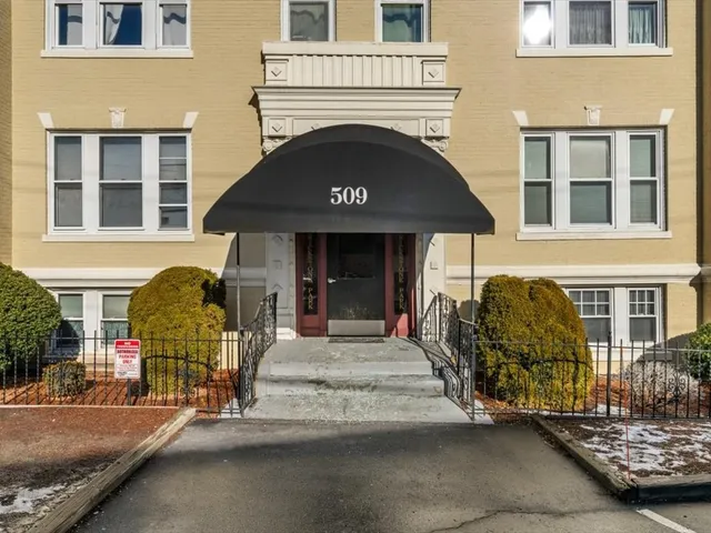 $499,000 | 509 Pleasant Street, Unit 14, Melrose, MA 02176