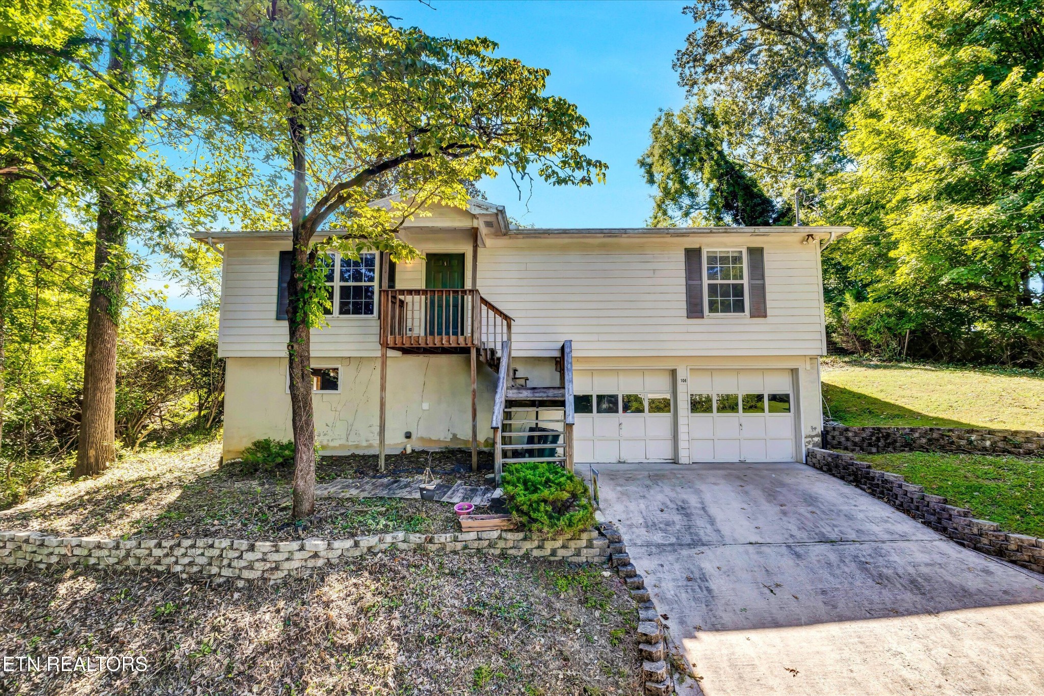 106 East Maiden Lane Oak Ridge, TN 37830 - Photo 1 of 28