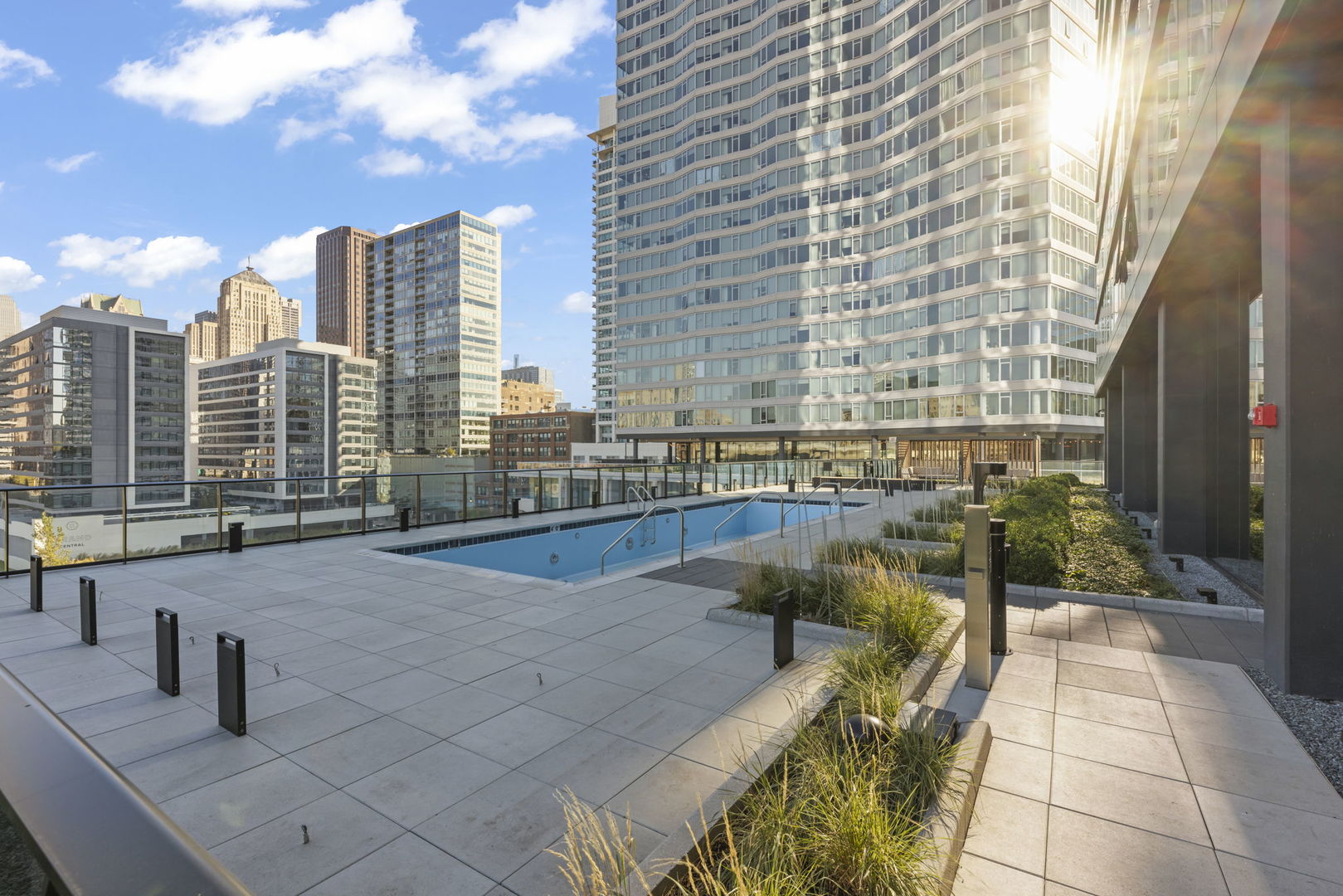 234 West Polk Street, Unit 2610 Chicago, IL 60607 - Photo 22 of 43 a view of balcony with couch