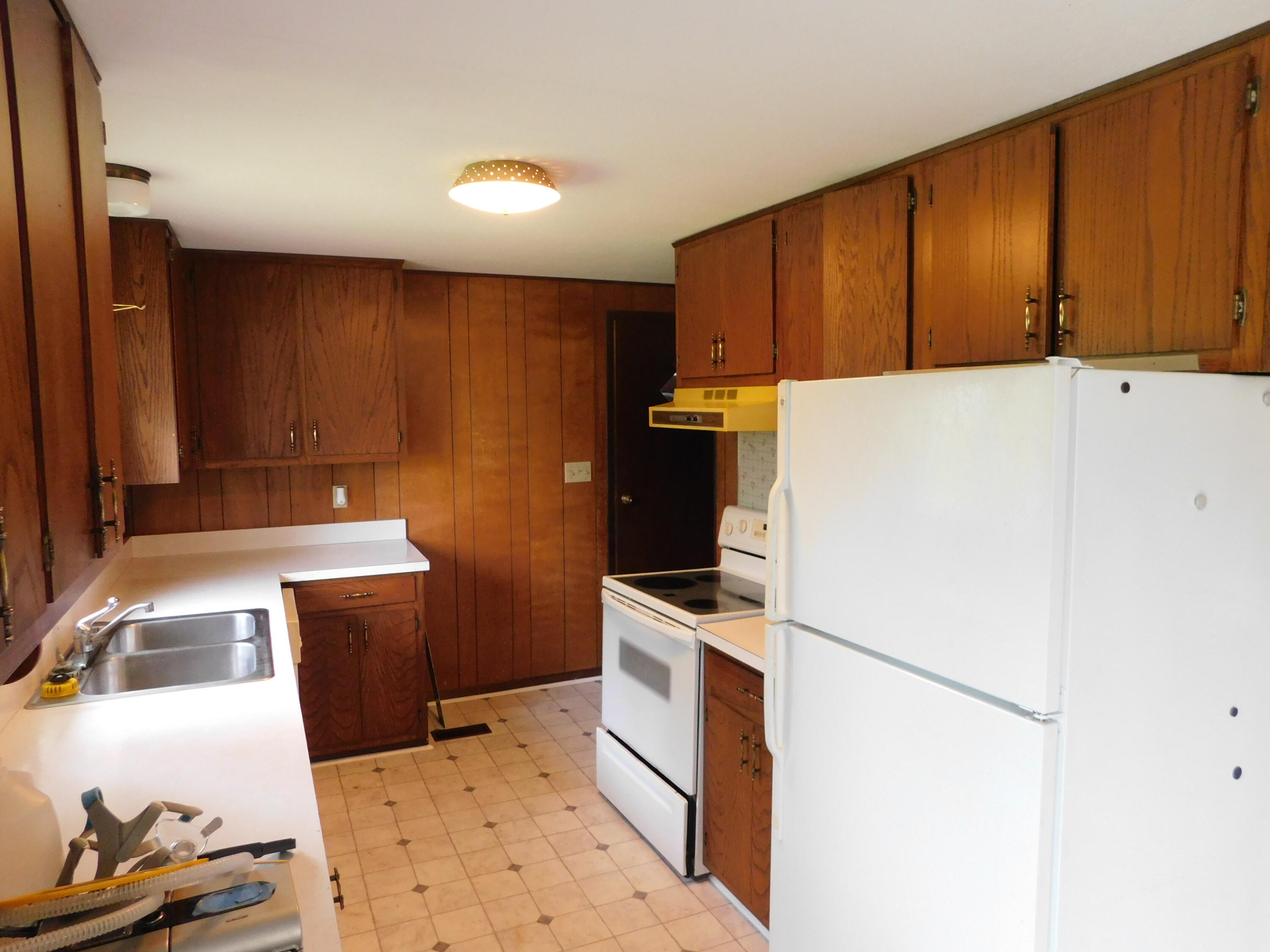 501 Obrien Drive Cheboygan, MI 49721 - Photo 13 of 32 DSCN1000