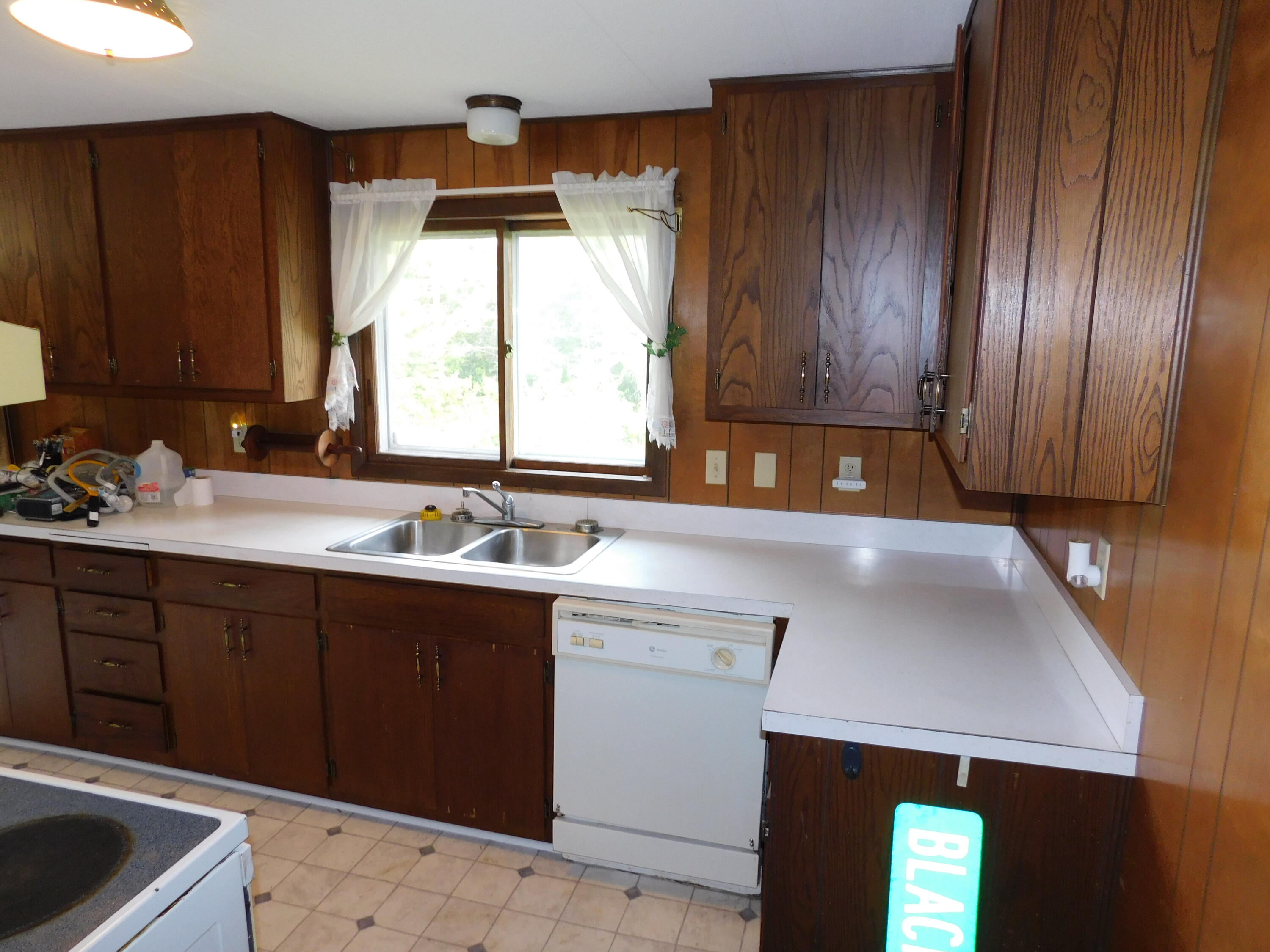 501 Obrien Drive Cheboygan, MI 49721 - Photo 16 of 32 DSCN1012