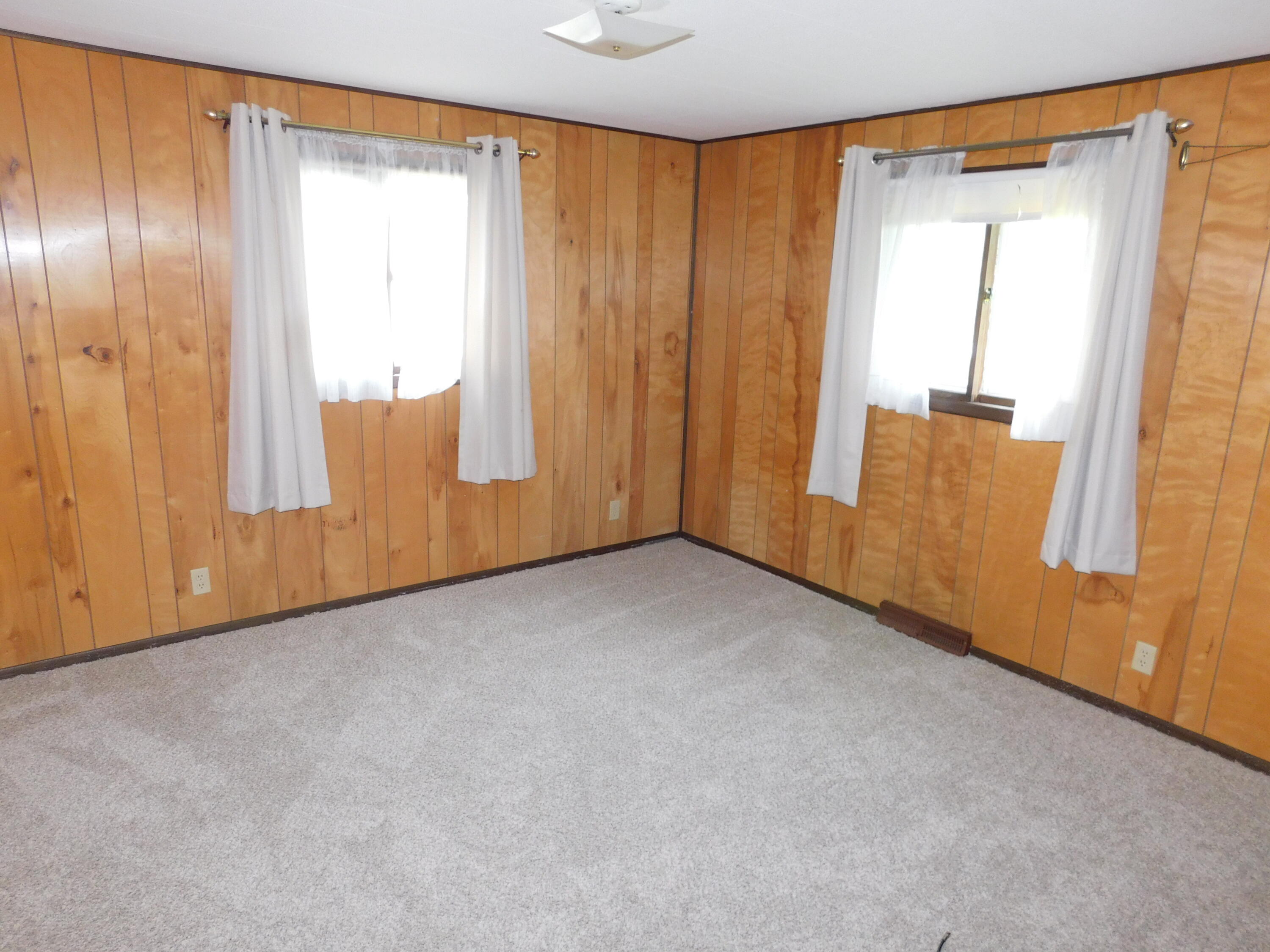 501 Obrien Drive Cheboygan, MI 49721 - Photo 17 of 32 DSCN0991