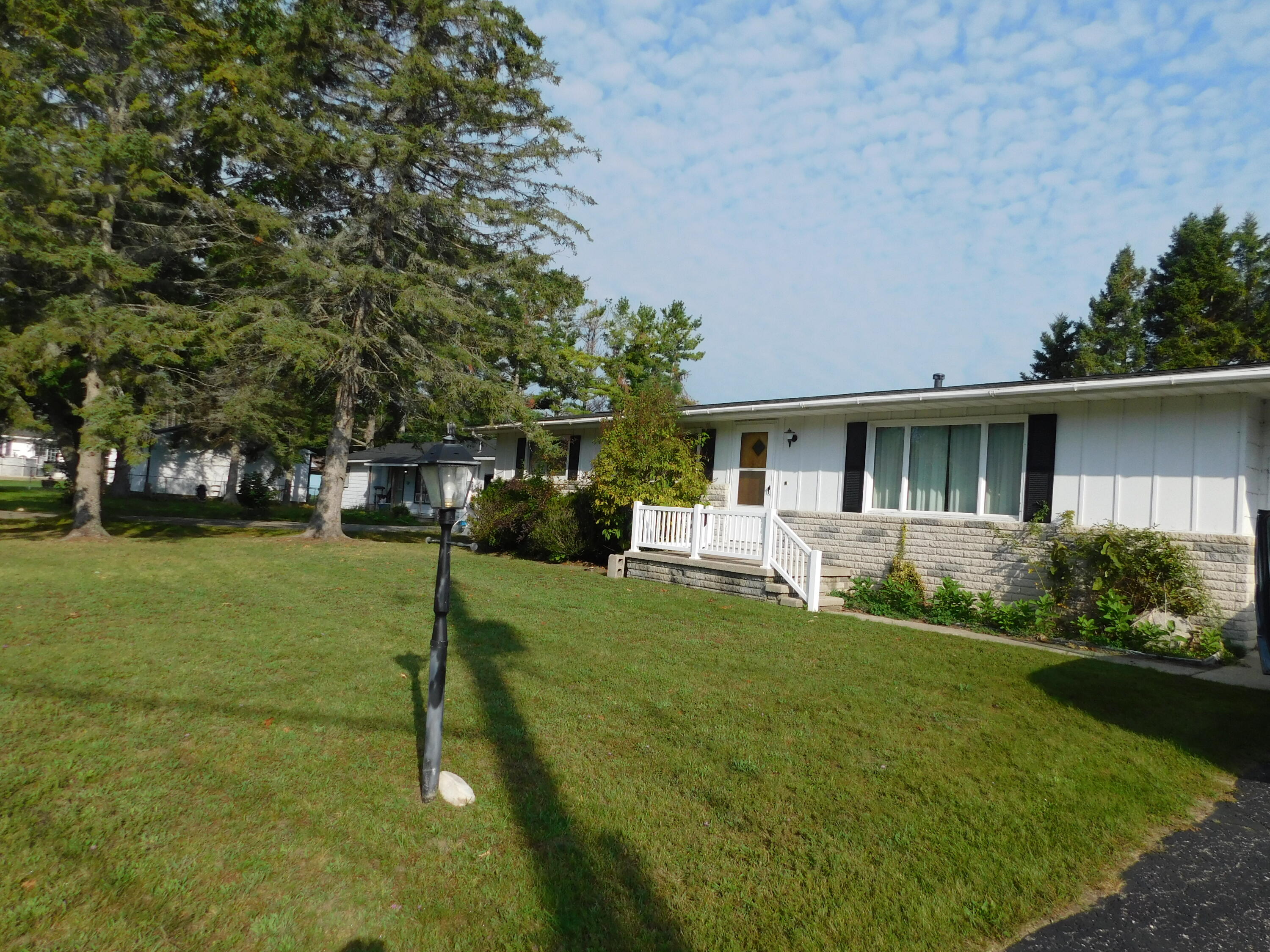 501 Obrien Drive Cheboygan, MI 49721 - Photo 2 of 32 DSCN0959