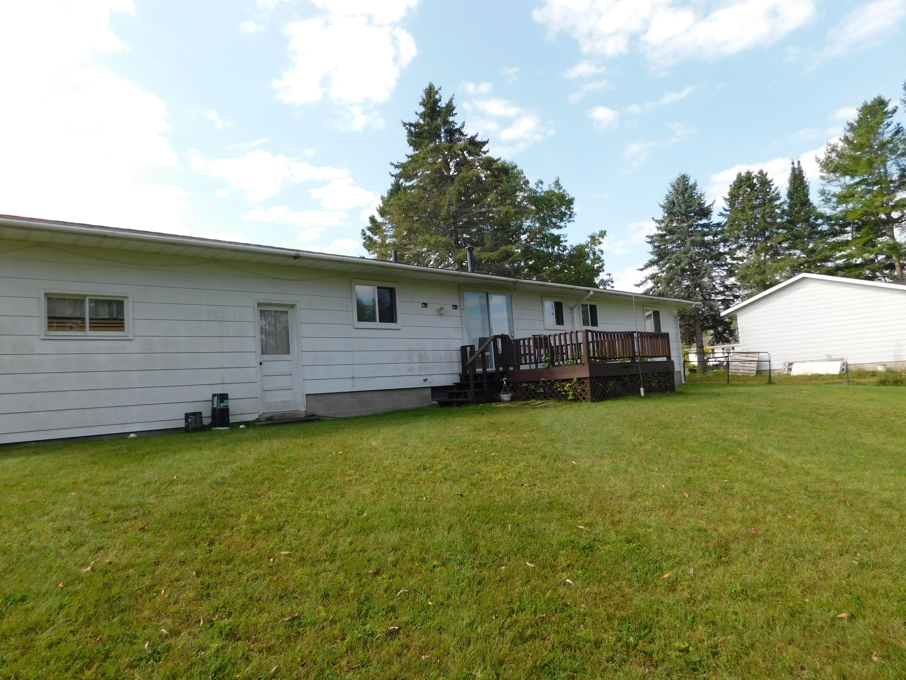 501 Obrien Drive Cheboygan, MI 49721 - Photo 3 of 32 DSCN1023