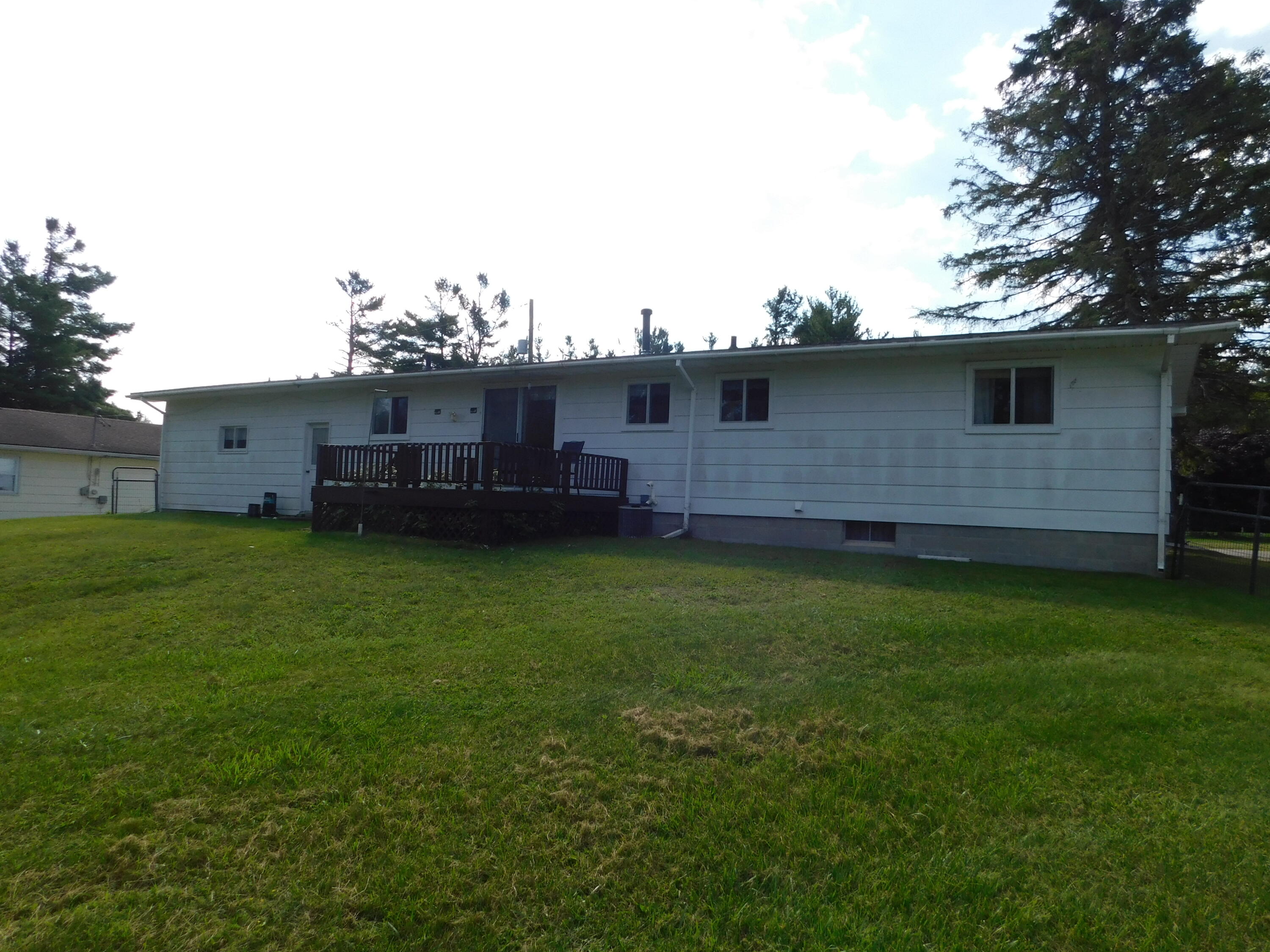 501 Obrien Drive Cheboygan, MI 49721 - Photo 4 of 32 DSCN1026