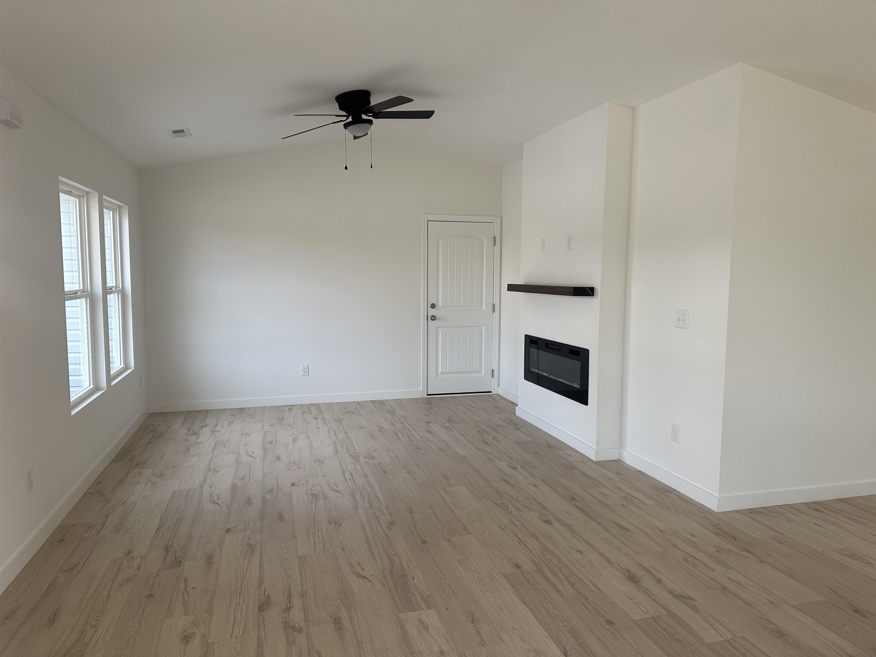 8110 5th Street Boiling Springs, SC 29316 - Photo 2 of 12 Gallery Image 2