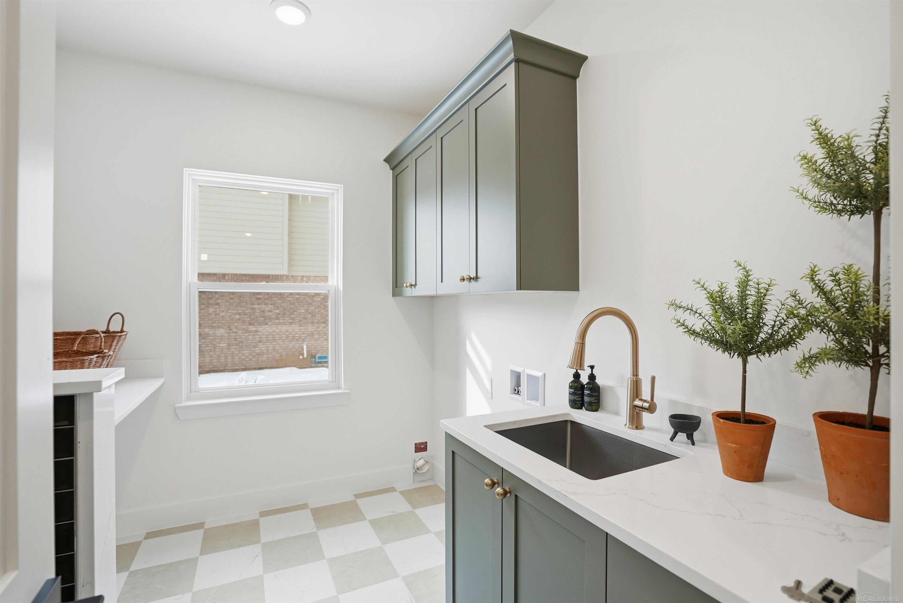 1055 East Avon Road Rochester Hills, MI 48307 - Photo 26 of 44 Gallery Image 26