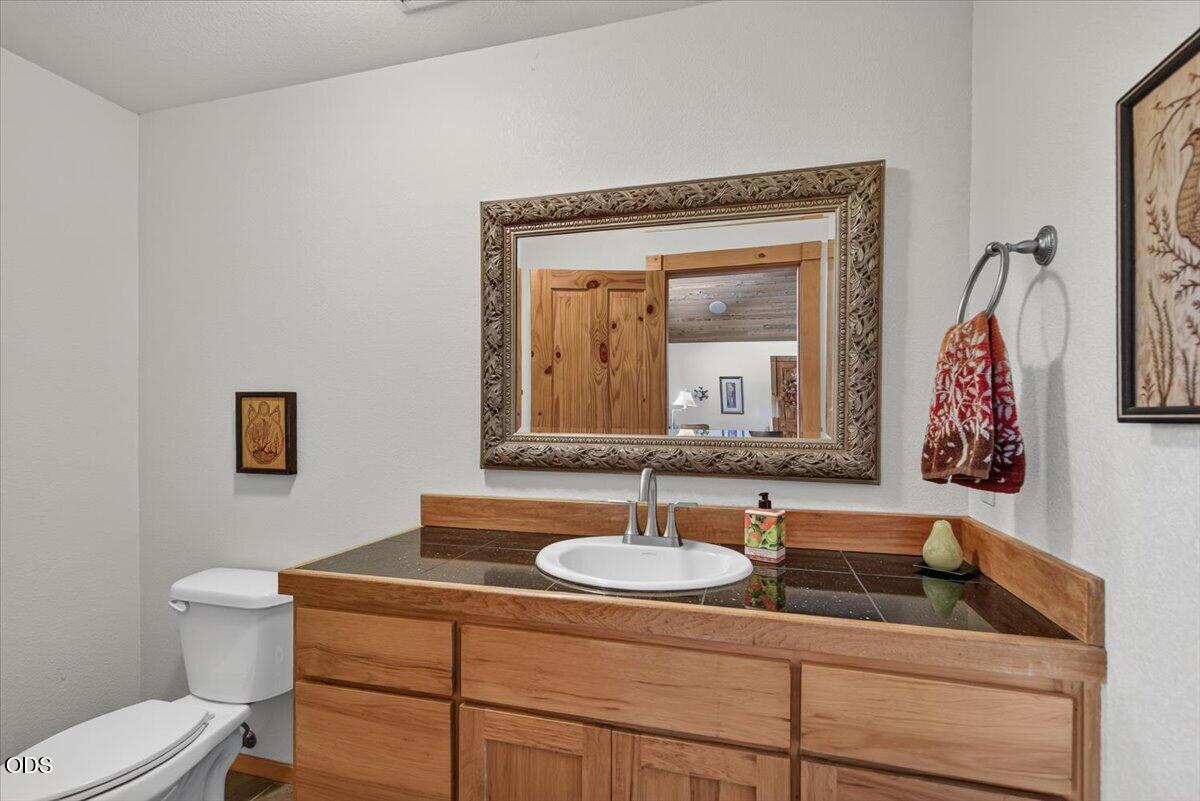 2240 Hull Road Medford, OR 97501 - Photo 23 of 49