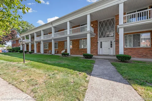$100,000 | 29546 Hoover Road, Warren, MI 48093