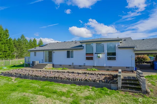 $625,000 | 782 South Military Road, Winlock, WA 98596