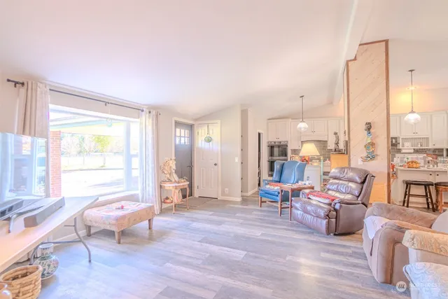 $625,000 | 782 South Military Road, Winlock, WA 98596