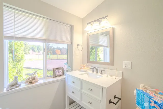 $625,000 | 782 South Military Road, Winlock, WA 98596