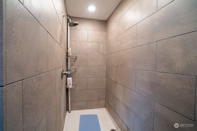 $625,000 | 782 South Military Road, Winlock, WA 98596