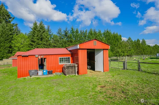 $625,000 | 782 South Military Road, Winlock, WA 98596