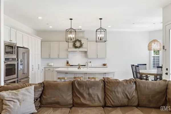 $689,800 | Undisclosed Address, Bakersfield, CA 93314