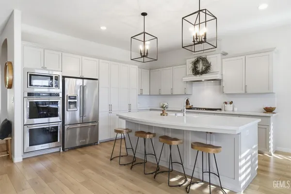 $689,800 | Undisclosed Address, Bakersfield, CA 93314