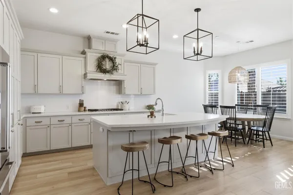 $689,800 | Undisclosed Address, Bakersfield, CA 93314