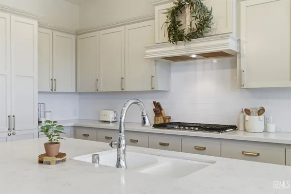 $689,800 | Undisclosed Address, Bakersfield, CA 93314