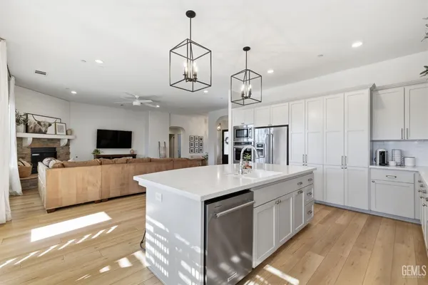 $689,800 | Undisclosed Address, Bakersfield, CA 93314