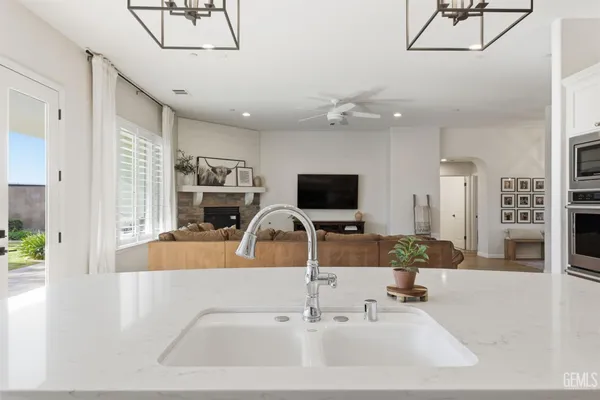 $689,800 | Undisclosed Address, Bakersfield, CA 93314