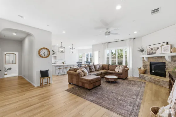 $689,800 | Undisclosed Address, Bakersfield, CA 93314