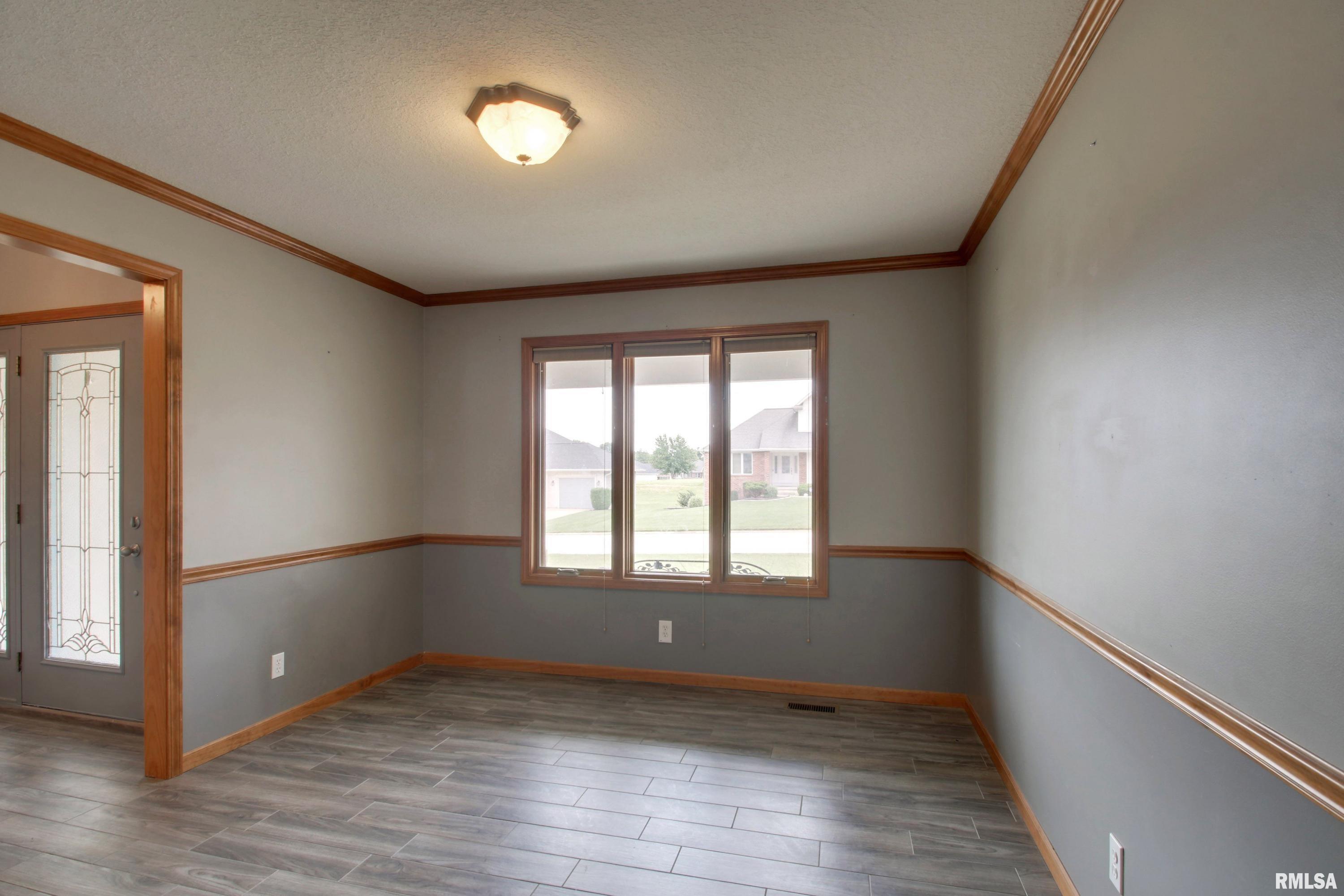 1300 Cadbury Ridge Quincy, IL 62305 - Photo 7 of 23