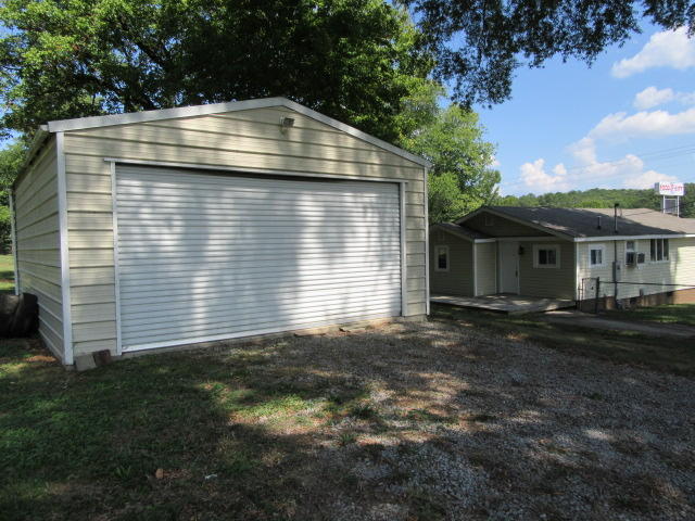 815 Mission Ridge Road Rossville, GA 30741 - Photo 4 of 15 Garage