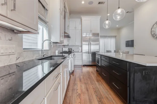 $1,000,000 | 4220 Law Street, Houston, TX 77005