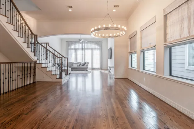 $1,000,000 | 4220 Law Street, Houston, TX 77005