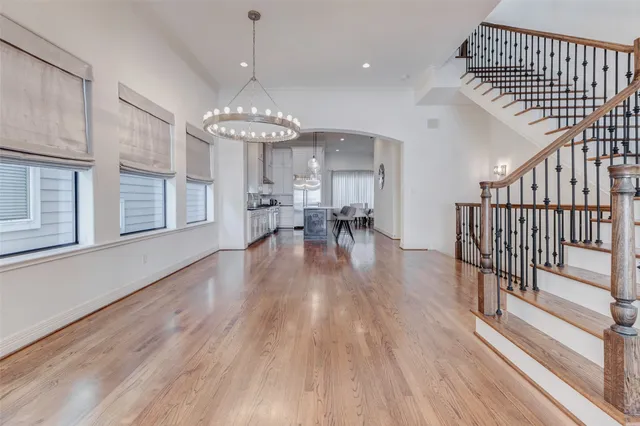 $1,000,000 | 4220 Law Street, Houston, TX 77005