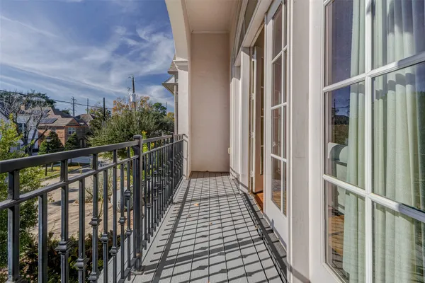 $1,000,000 | 4220 Law Street, Houston, TX 77005